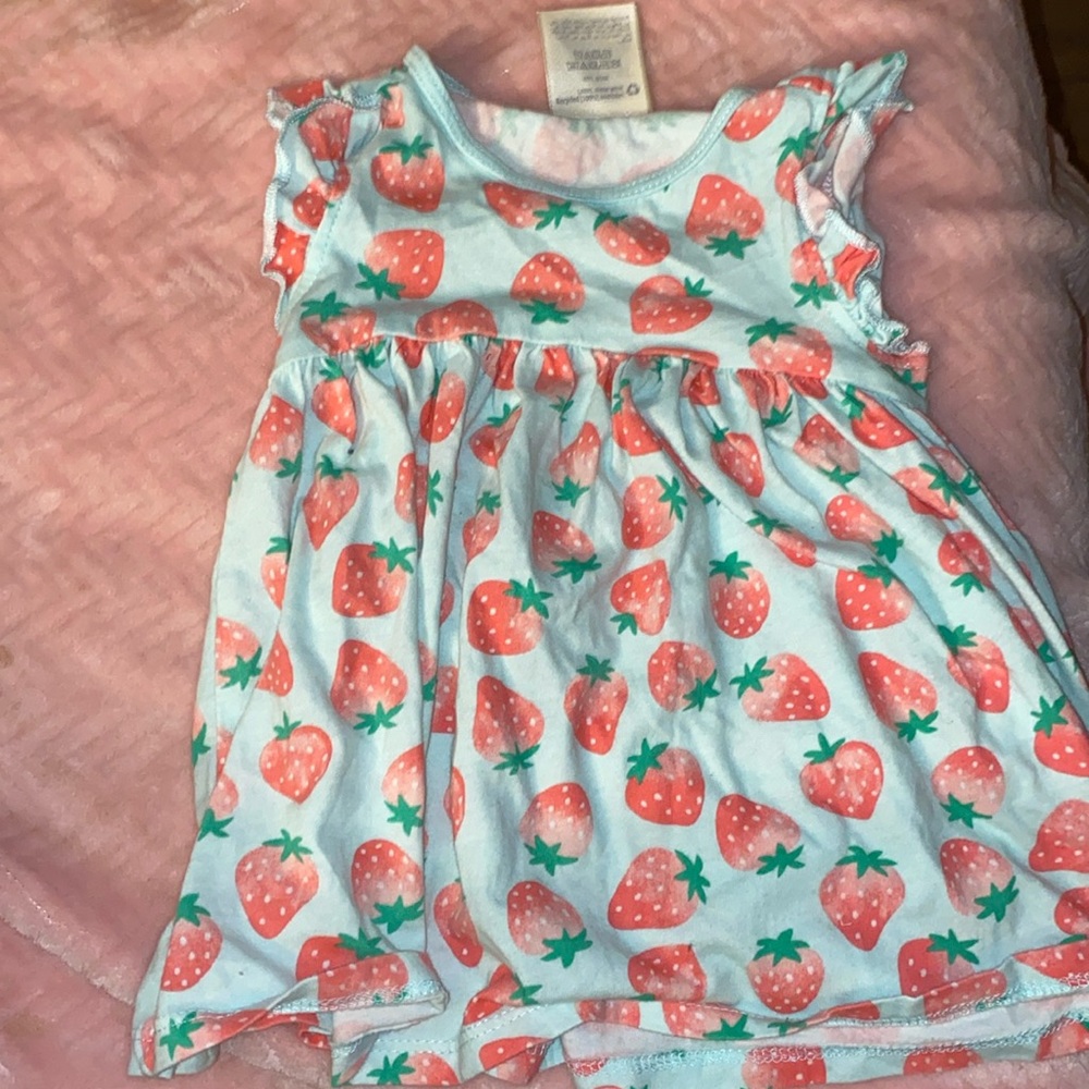 baby girl dresses size nb and 0-3